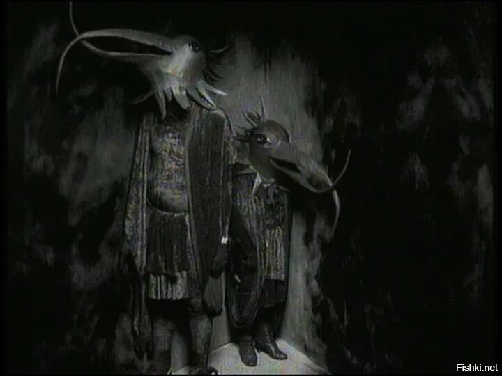 Try walking in my shoes обложка альбома depeche mode. Working in my shoes. Working in my shoes. Walking in my shoes птица. Depeche mode try walking in my shoes альбом.