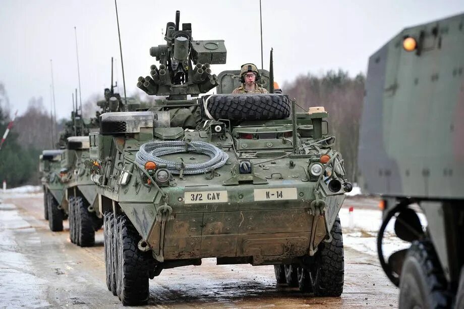 Ббм страйкер. Stryker боевая бронированная машина. М1126 страйкер. Ббм страйкер. Страйкер бронетранспортер.