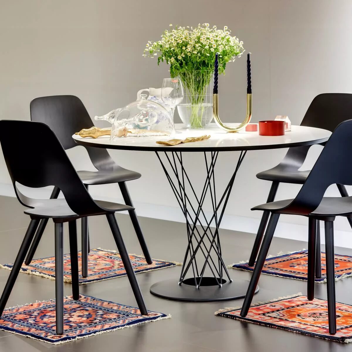 Модные столы и стулья 2025. Стол обеденный dining table vitra. isamu noguchi, dining table. дизайнерский обеденный стол - noguchi cyclone dining table. столы vitra, hay.