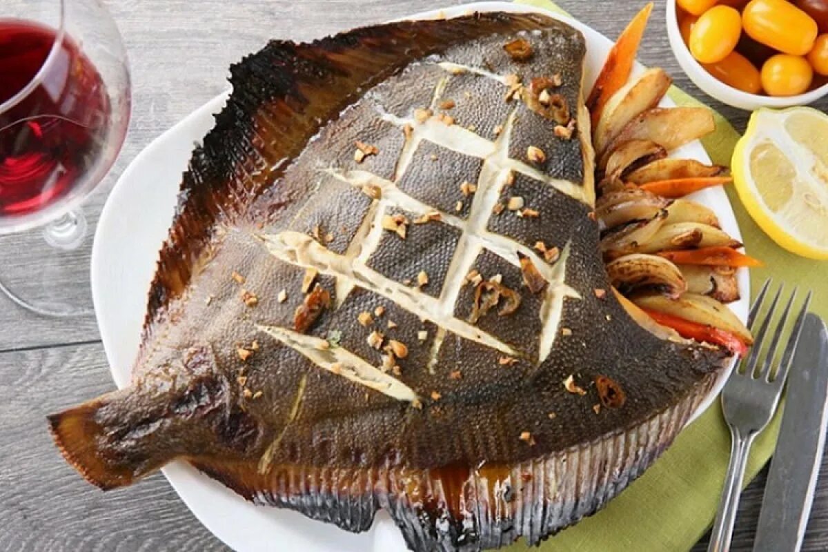 Как приготовить камбалу вкусно в духовке. Рыба тюрбо запеченная. камбала в духовке. камбала запеченная. камбала запеченная в духовке.