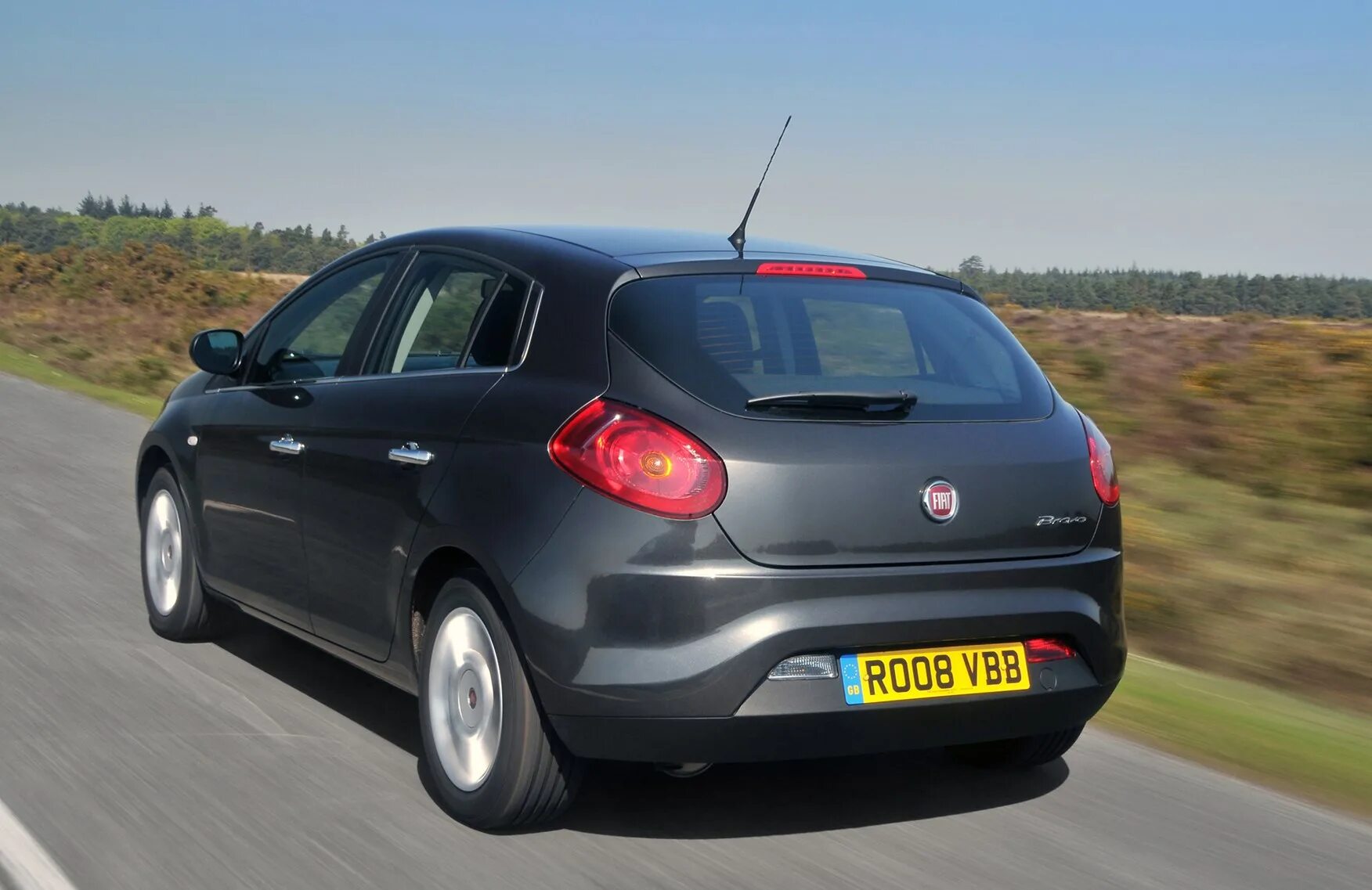 Fiat bravo 2021. Фиат хэтчбек. Фиат пунто 2012 года. Фиат браво 2007. Фиат хэтчбек.