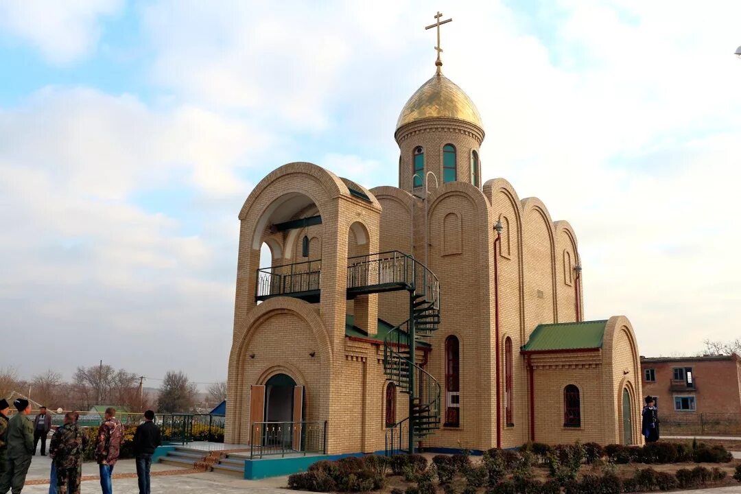 Село Варениковское Ставропольский край Степновский район. Церковь Варениковское Степновский район. Храм в станице Варениковской. Выдренковская Церковь.