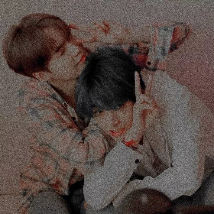 Чимин и юнги поцелуй 18. Юнги и чимин 18. Bts art вигуки. Бтс юнги и тэхен. Парные авы кей поп.