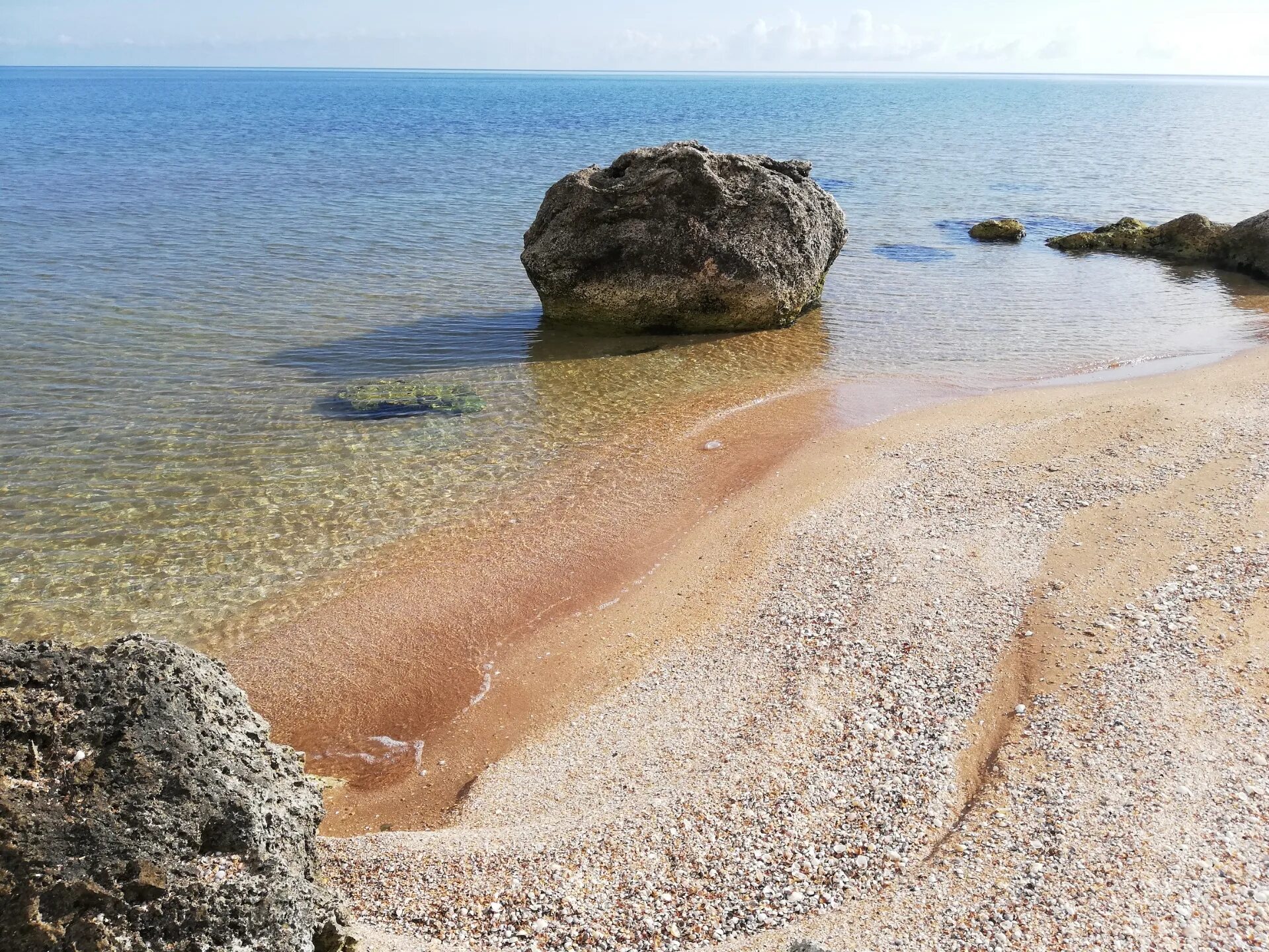 Генеральский пляж крым где. Генеральские пляжи Азовское море. Генеральские бухты Керчь. Крым Керчь Генеральские пляжи. Генеральская бухта Азовское море.