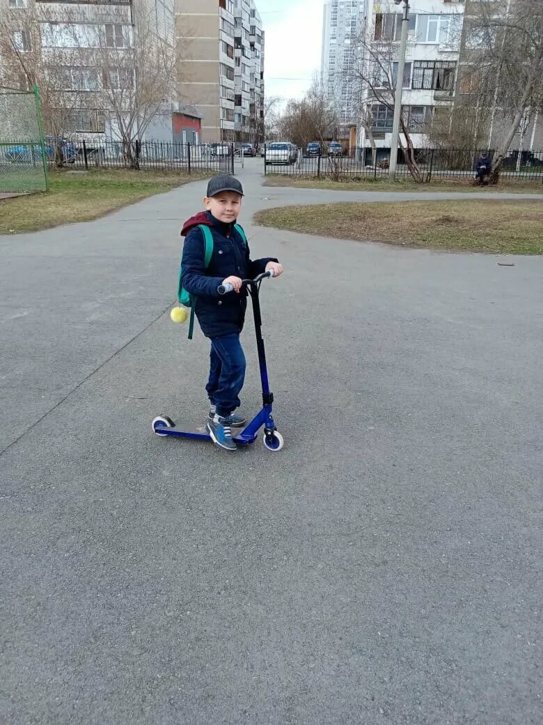 класс самокат. нагруз до 25кг свет. ленточки для самоката globber. класс самокат. самокат трюковой revered.