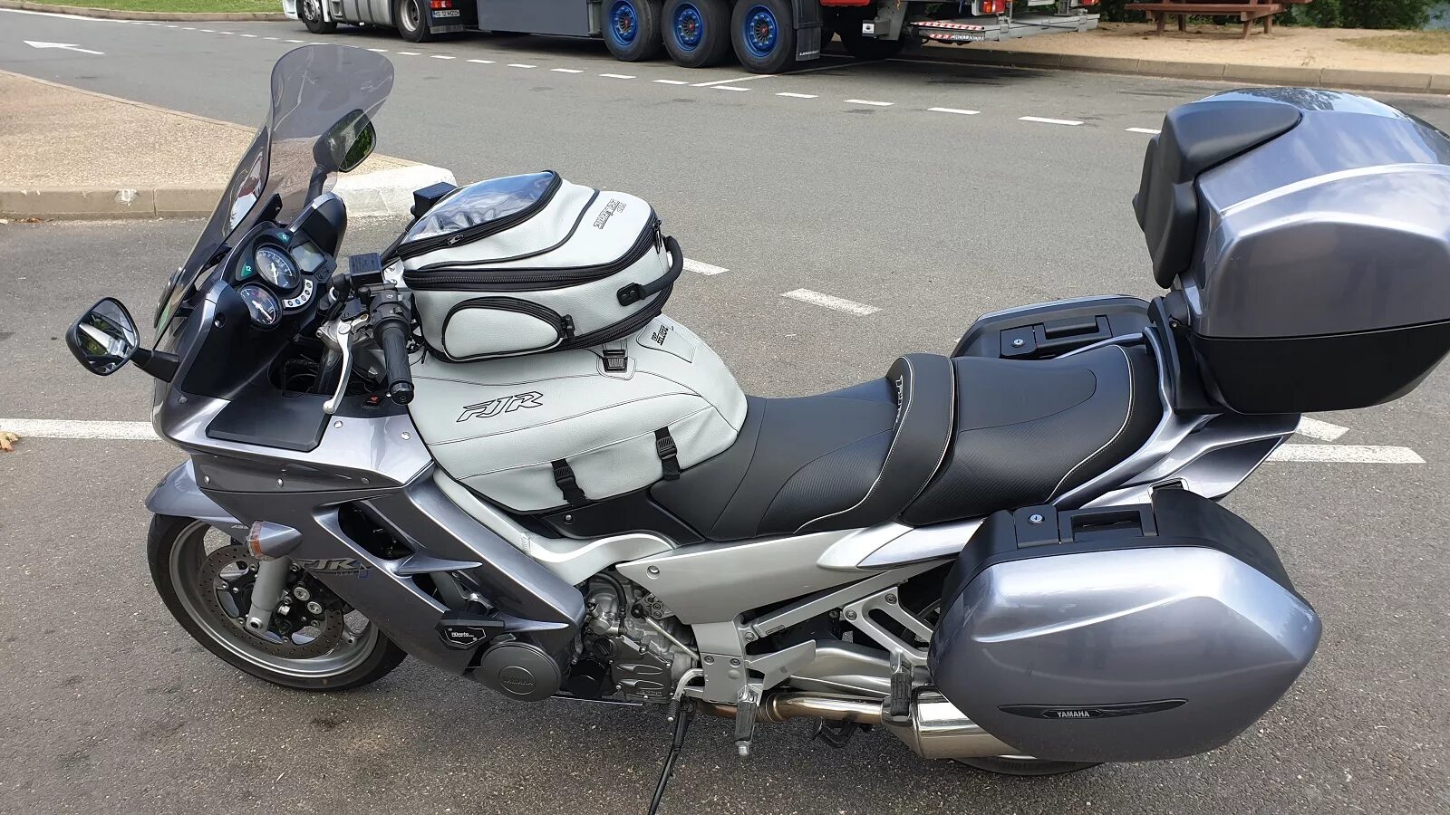 Пд 1300. Yamaha FJR 2005. Yamaha FJR 1300 черный. Дуги FJR 1300. Дуги Yamaha FJR 1300.