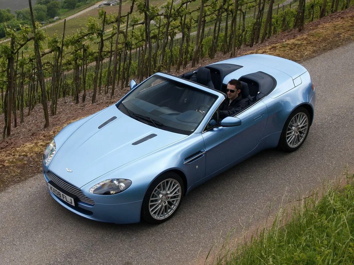 Aston Martin v8 Vantage 2008. Aston Martin Vantage кабриолет