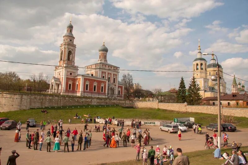 Красная горка каменск. Красная горка Каменск-Уральский. Красная горка монастырь. Красная горка Архангельская область. Красная горка Серпухов.