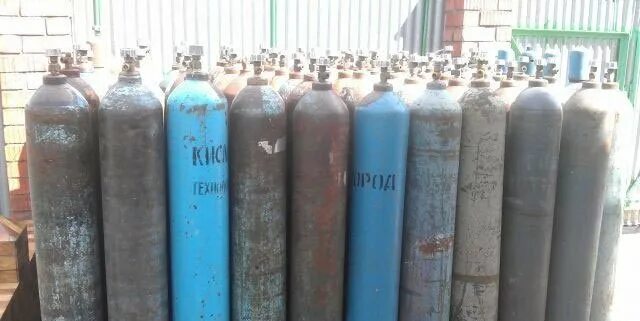Пропановый баллон. Принимаем баллоны. Аргон в баллон 10 л. Газовый баллон кислород. Первый газовый баллон.