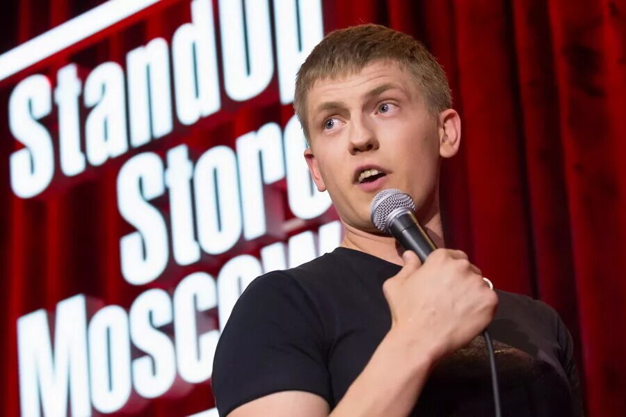 Выступления стендап комиков. Выступления стендап комиков