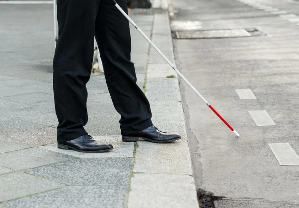 Невидимые препятствия. Человек без сил. Невидимые препятствия. Непреодолимая преграда. Иллюстрации стена между людьми.