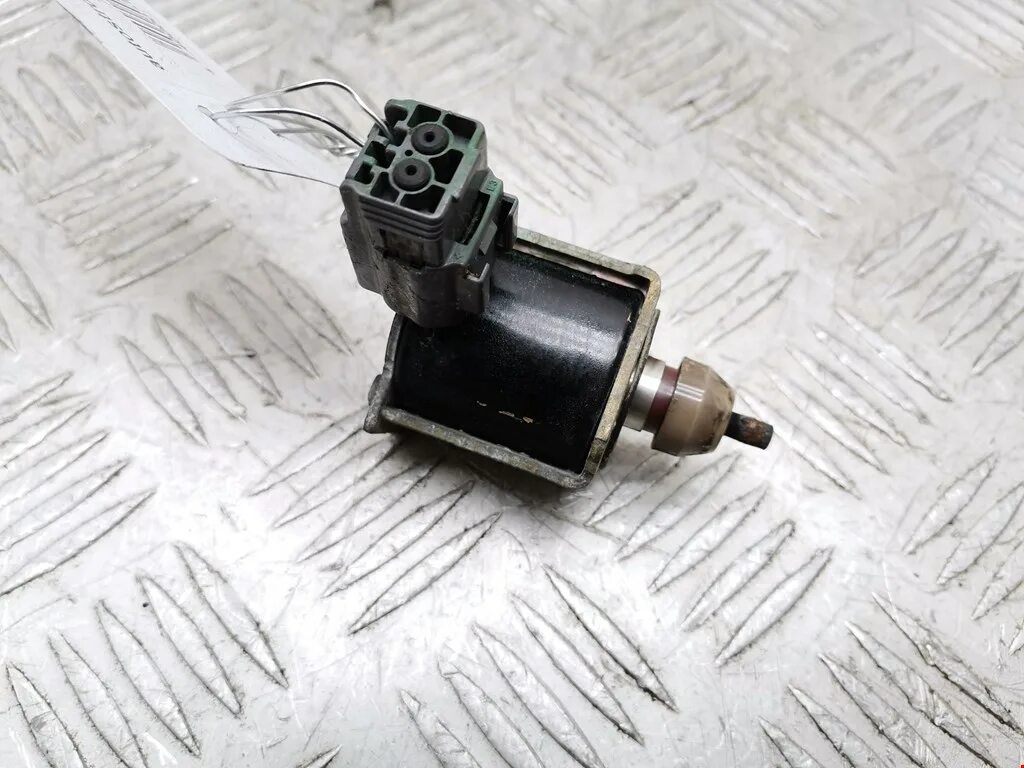 Мазда рхх. Мазда рхх. Мазда рхх. Клапан холостого хода мазда 323 bj. Клапан соленоида 577503е010.