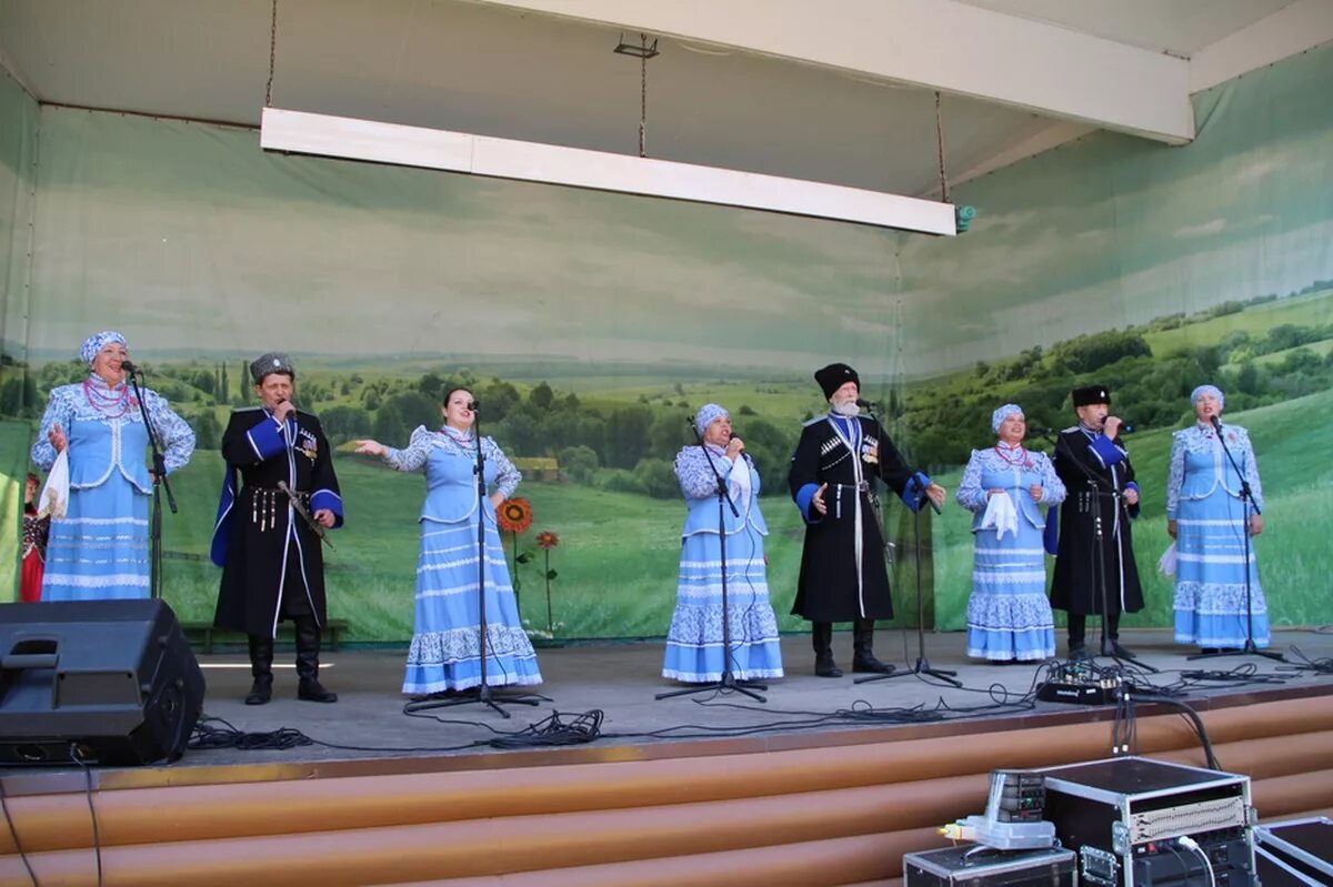 Парк поселка Волоконовка. Парк Волоконовка 70 летия Победы. Волоконовка Белгородская область. Село новое волоконовский район