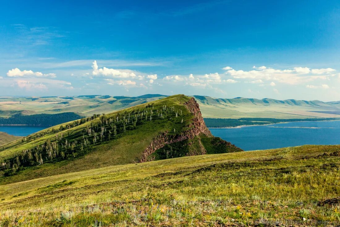 Красноярский край далеко. Гора Тепсей Красноярский край. Красноярское море гора Тепсей. Краснотуранск гора Тепсей. Тепсей Абакан гора.