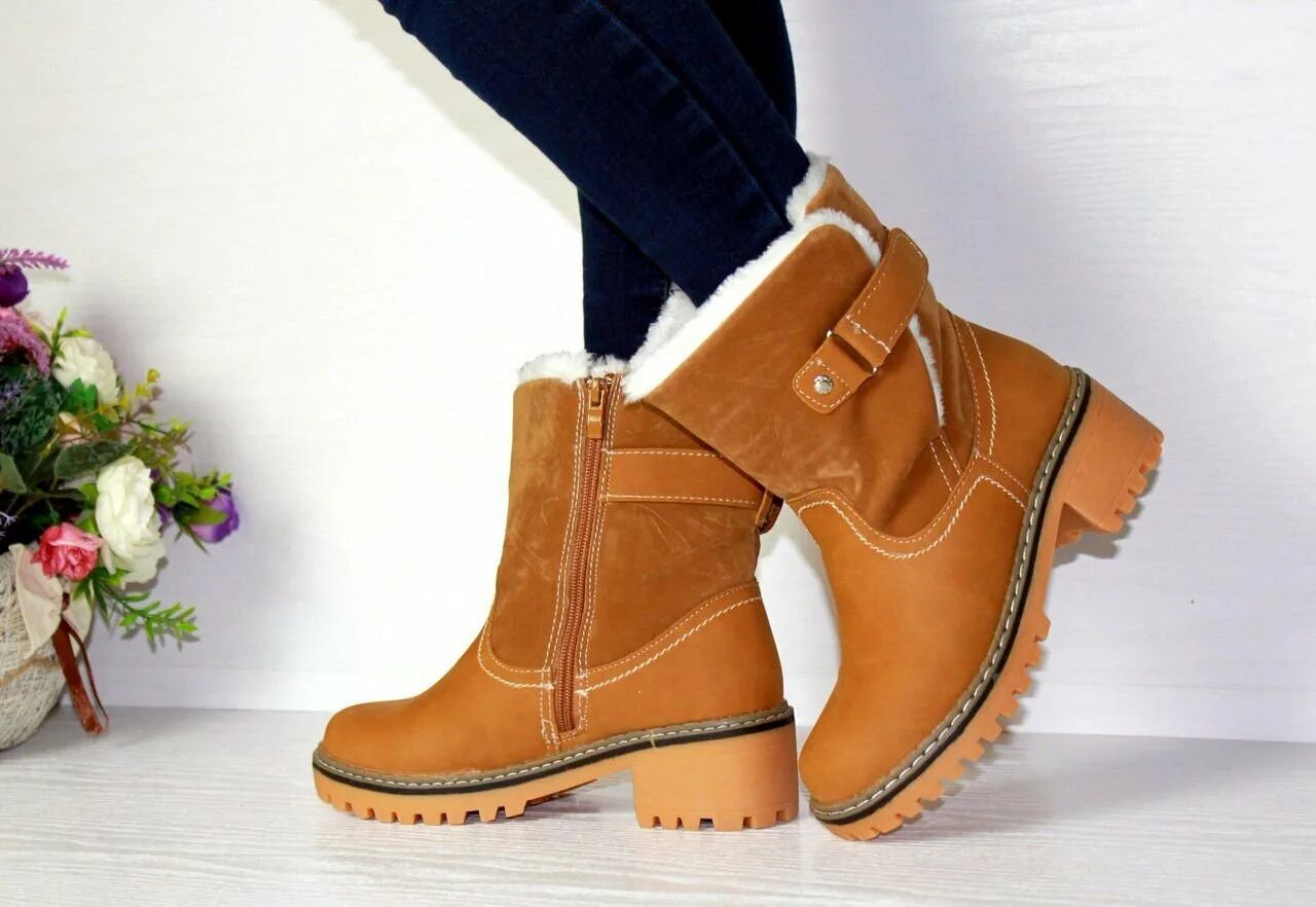 Сайт зимней обуви. Красивая зимняя обувь. Красивая зимняя обувь женская. Ботинки на зиму. Ботинки женские зима.
