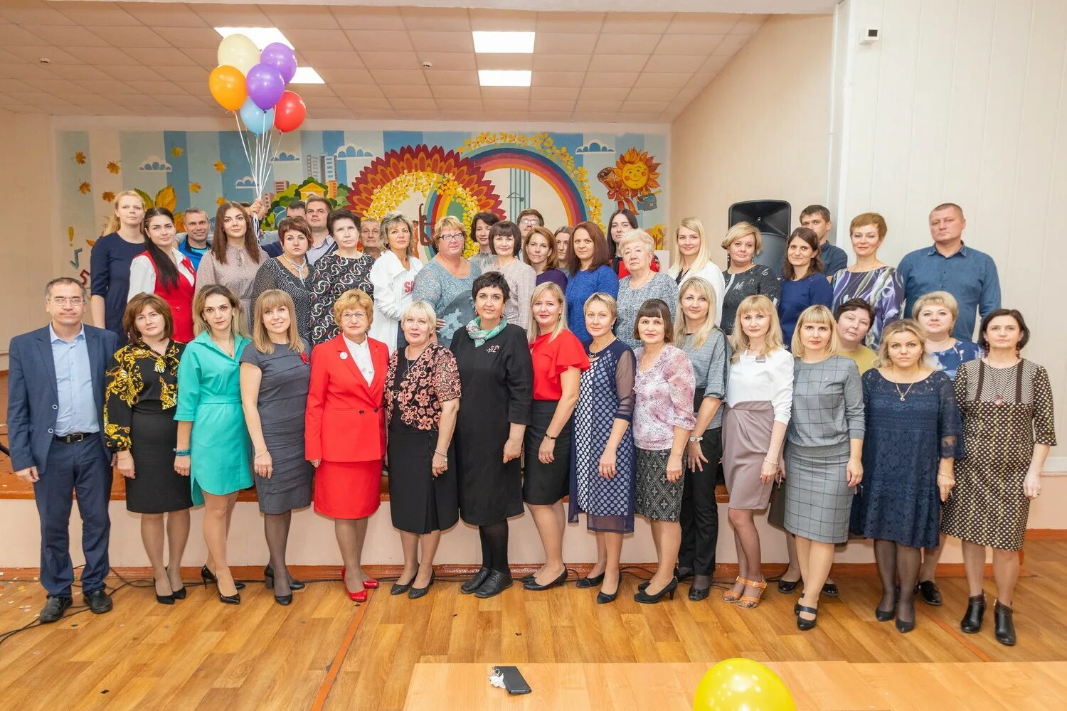 учителя начальной школы брянск. учителя 11 школы фото. ветлевская сош мглинского района. 41 школа брянска преподаватели. учителя средней школы номер 1.