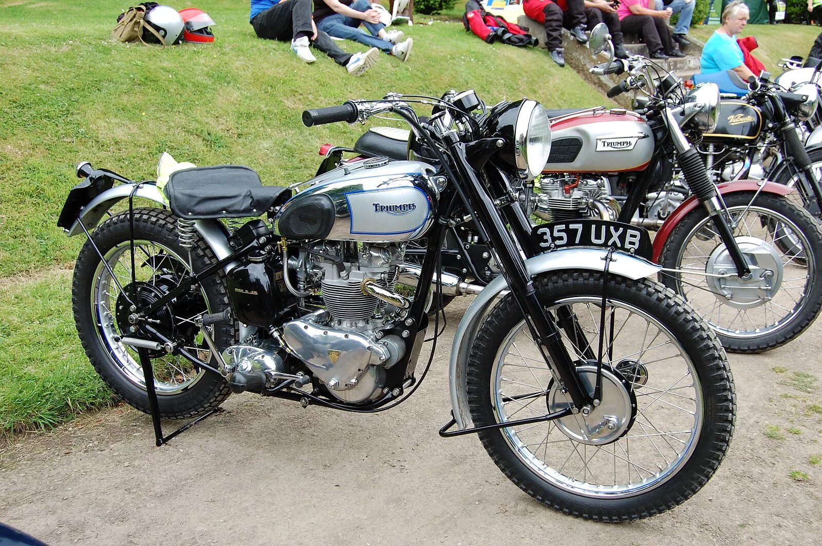 Триумф 5 букв. Triumph tr5 trophy. triumph 5. мотоцикл триумф 500. triumph speed twin 500.