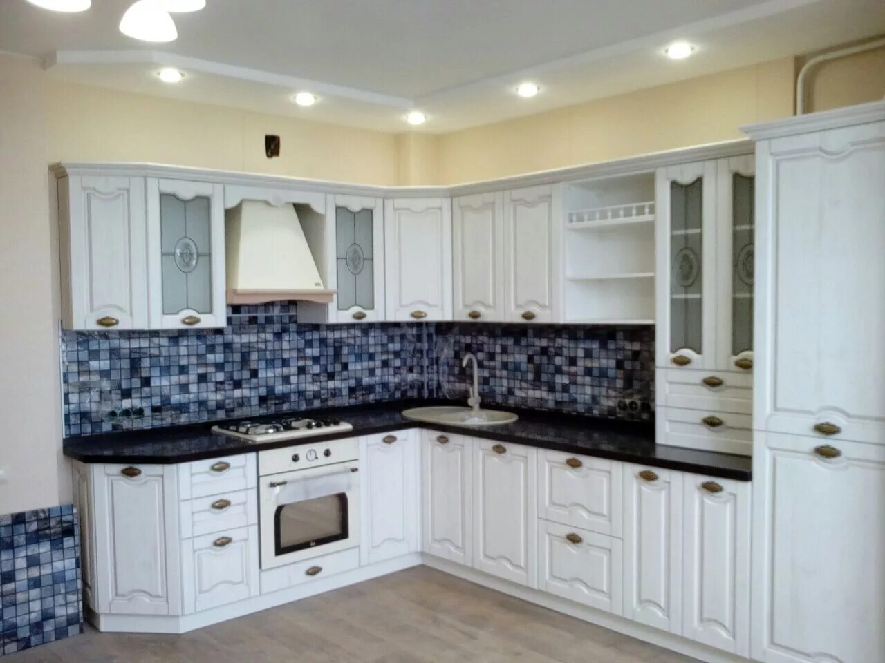 Кухня катрин шейкер фран. Кухни фабрики бест буденновск. Троя кухни армавир. Кухни. Мебель катрин армавир.