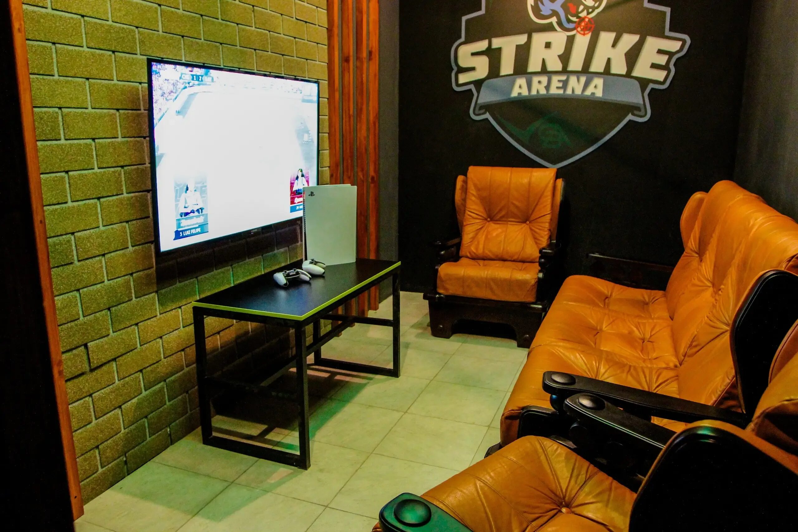 Страйк арена биробиджан. Страйк арена компьютерный клуб. Клуб strike arena. Страйк арена. Strikearena франшиза.