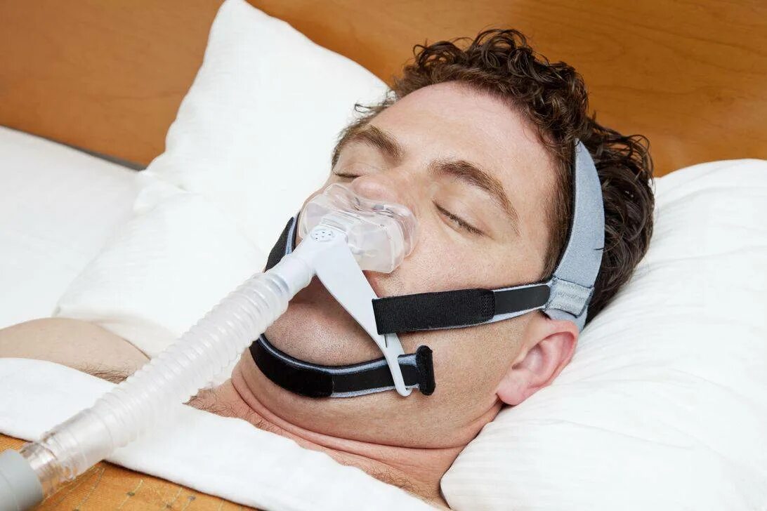 Кислородный аппарат для сна. Лечение храпа в москве. Апноэ сна сипап терапия. Апноэ сна сипап терапия. Лечение храпа в москве.