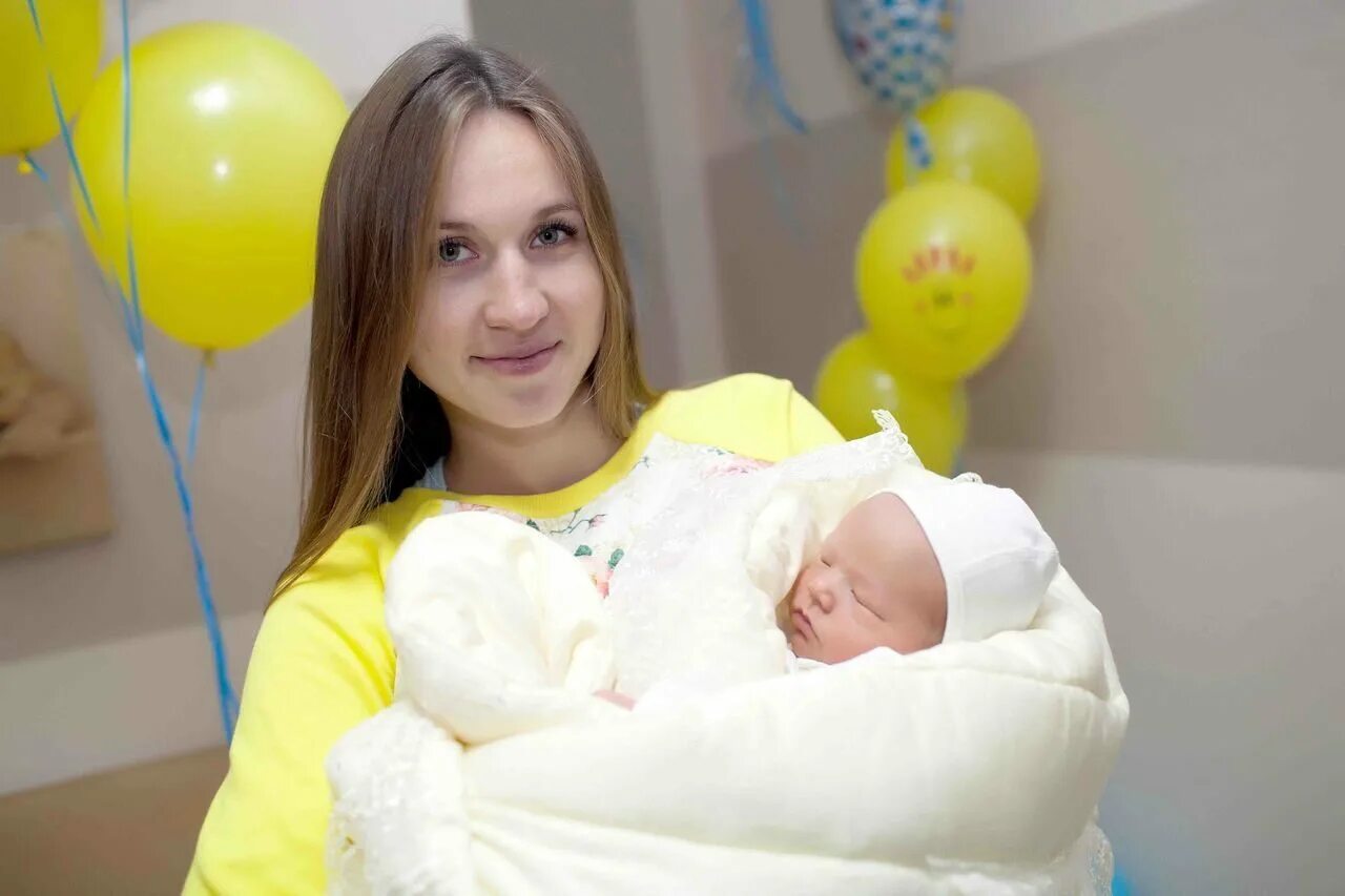 Выписка с роддома красиво. Послеродовая депрессия картинки. Справка с загса о рождении ребенка форма 1. Сами выписка. Выписка ребенка из роддома.