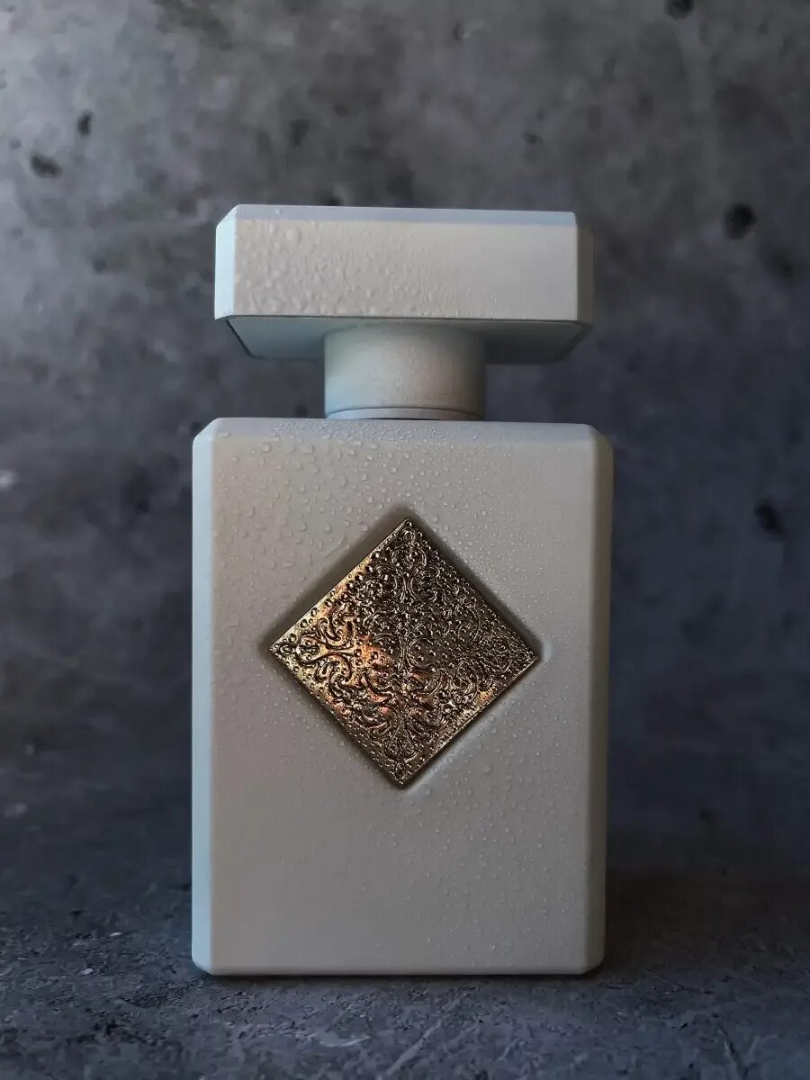 Musk therapy initio parfums. Парфюм rehab initio parfums. Инитио белые. 90 ml. Инитио парфюм рехаб парфюм.