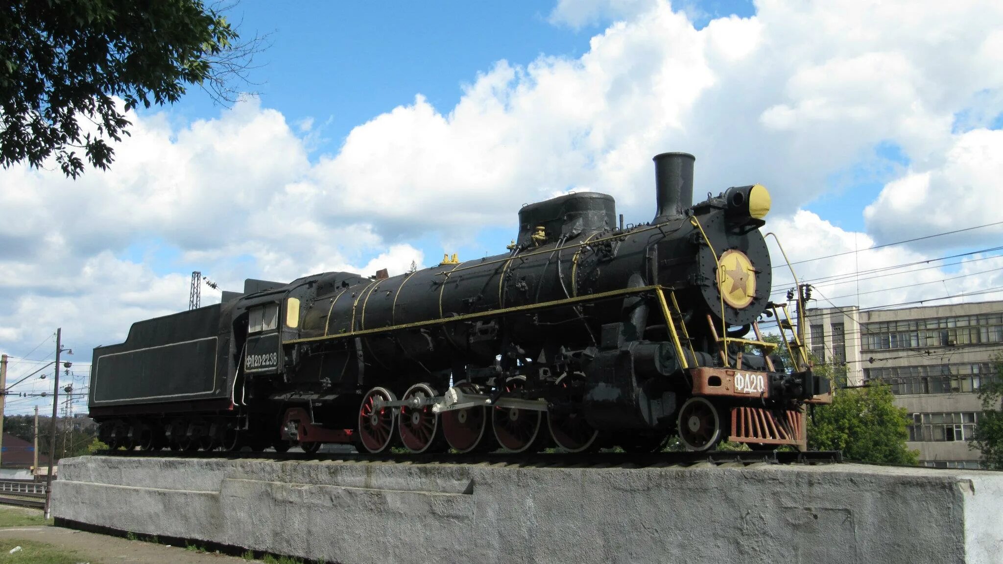 Паровоз шумерля. Барановичи беларусь достопримечательности. Памятник паровоз кемерово. Музей жд в переславле залесском. Город топки кемеровской области.