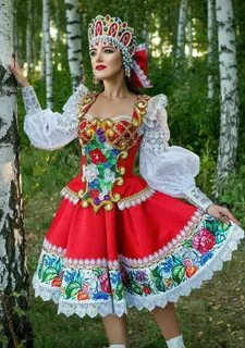 Стилизованные национальные костюмы