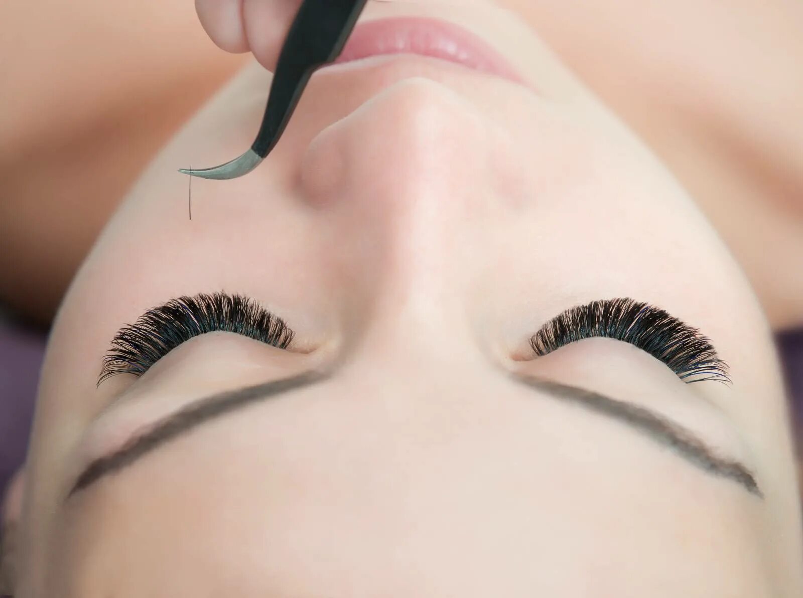 Extend lashes