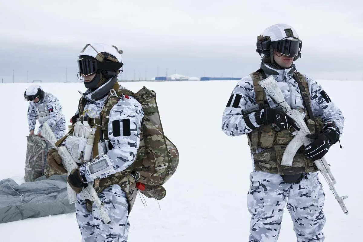 Военный северный. ССО В Арктике. ССО РФ десантирование. Арктический спецназ ССО. ССО РФ В Арктике.