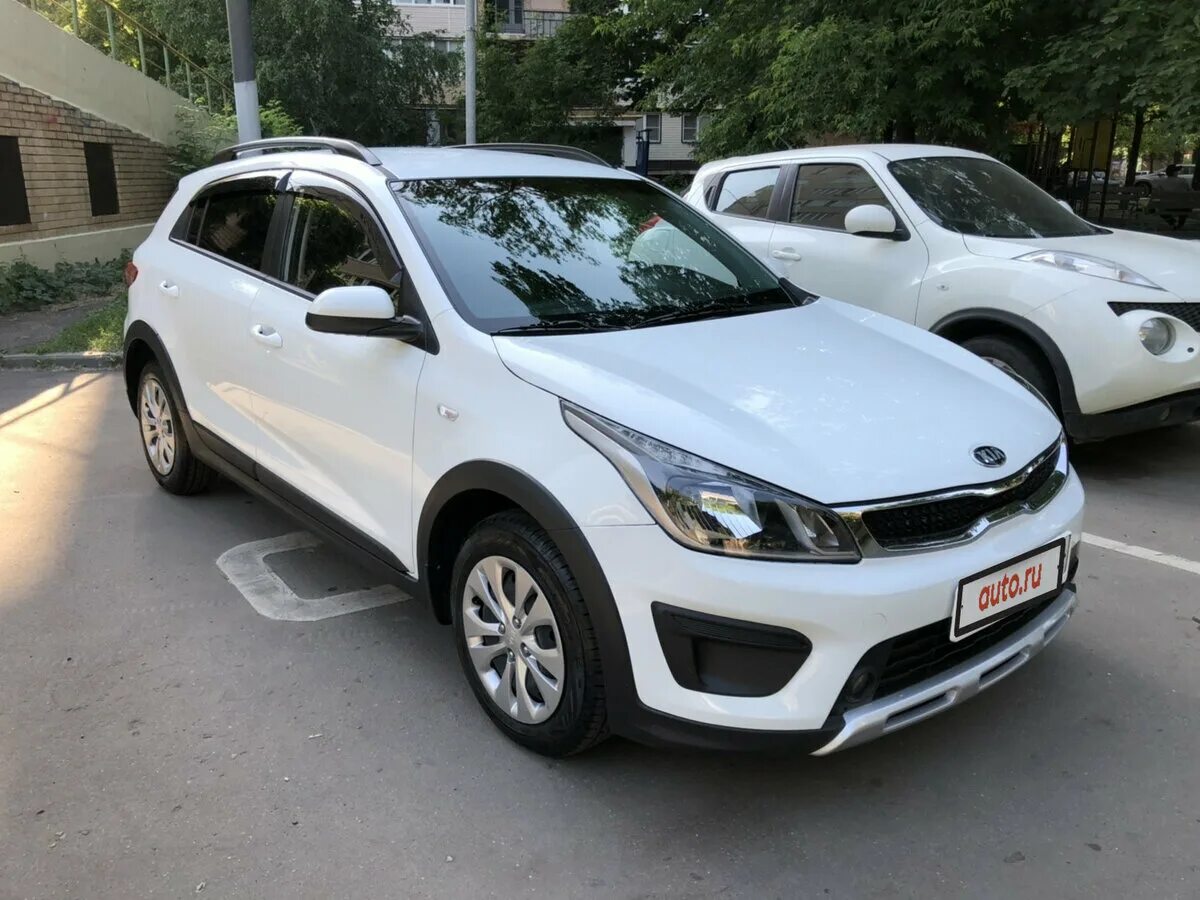 Рио икс лайн рио 2018 год. Kia Rio x белая. Kia Rio x-line белая. Kia Rio x-line 2020 белая. Kia Rio x-line 2018.