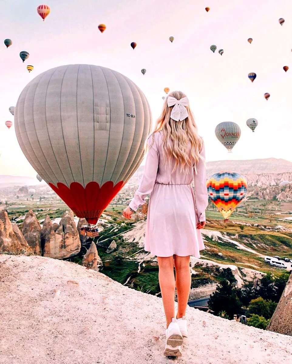 Женщина на воздушном шаре. Каппадокия Цатурян. Фотосессия с воздушными шарами. Воздушный шар “для девушки”.