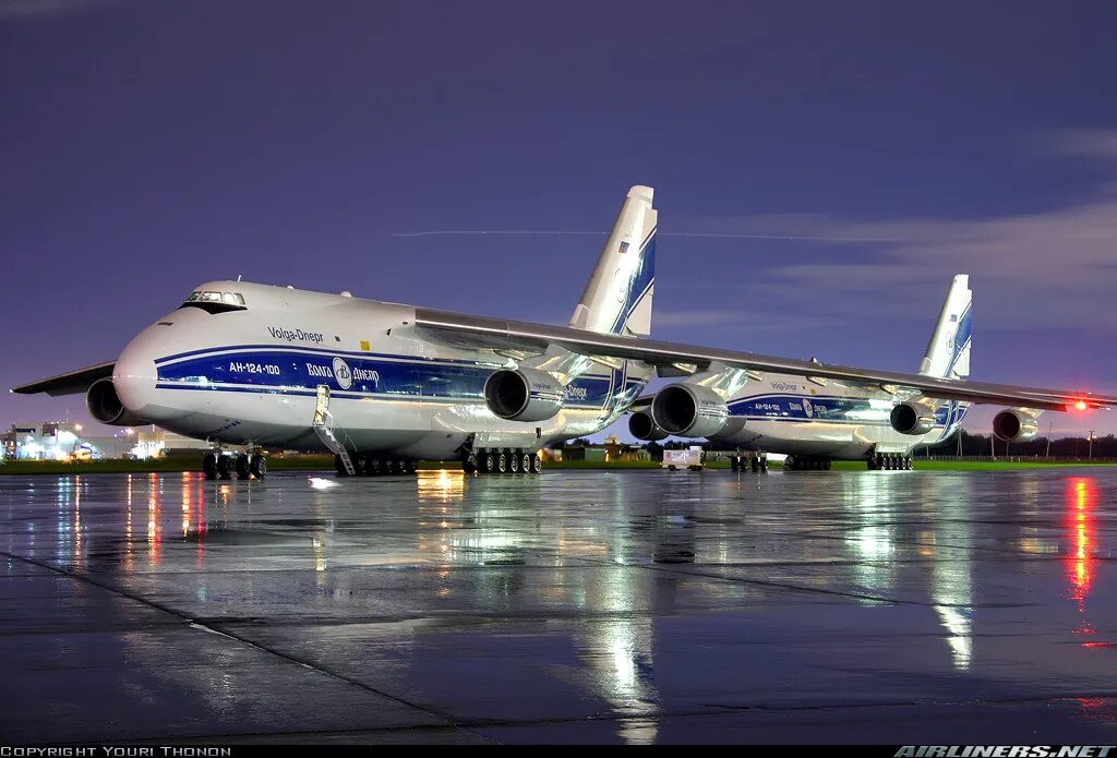 Первый грузовой самолет. АН-124 Волга Днепр. АН 124 Maximus Air Cargo.