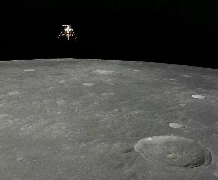 Снимки НАСА Аполлон. Посадка лунного модуля Аполлона 12. Лунный модуль во дворе. Фото земли Аполлон 1969 год.
