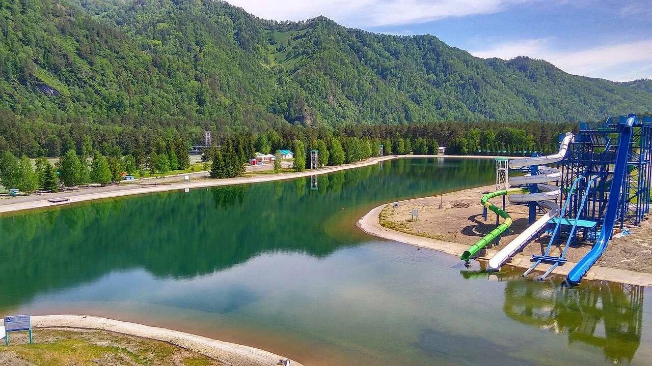 Куда можно сходить в горный. Чемал горный алтай. озеро чемал алтай. село чемал республика алтай. деревня чемал горный алтай.
