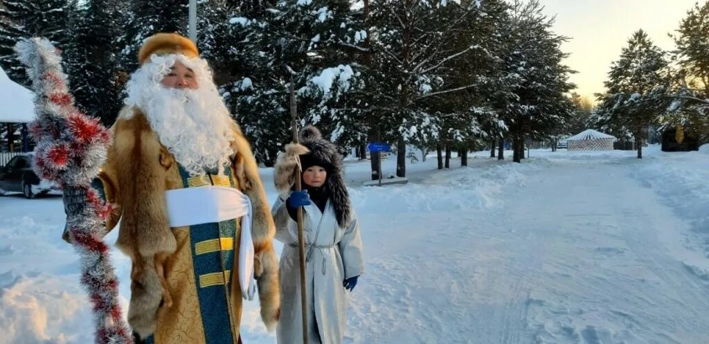 таджик переодетый в деда мороза. кыш бабай рисунок. татарский дед мороз кыш бабай. элвин грей дед мороз идет кыш бабай. 12 дедов морозов.