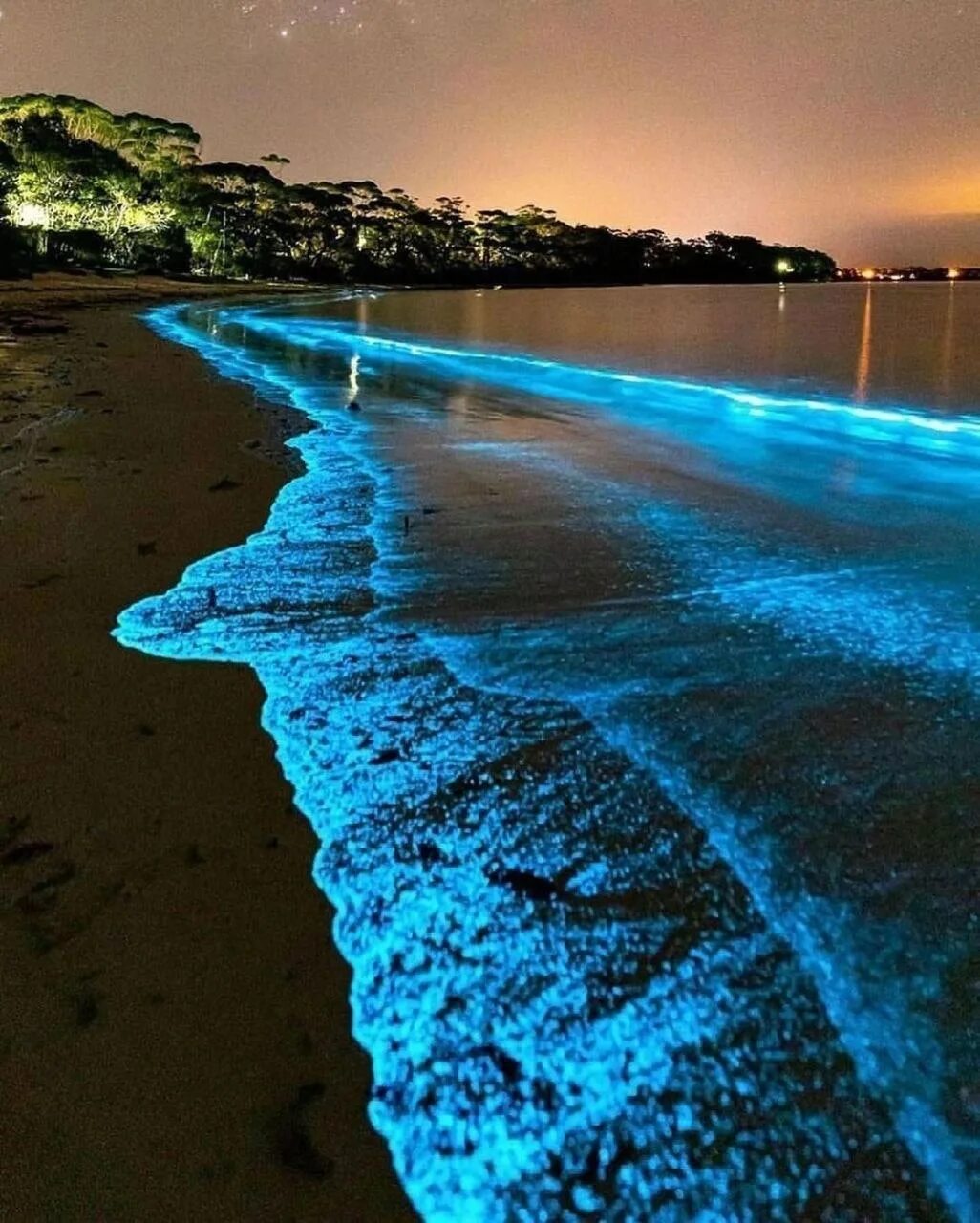 Сияющая вода