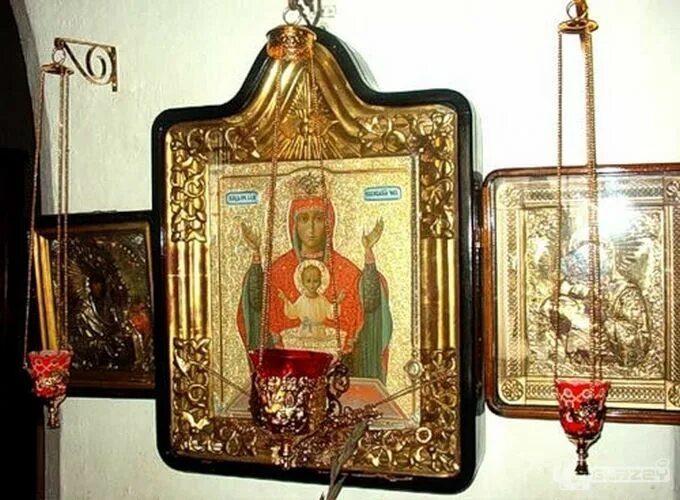 серпухов монастырь неупиваемая чаша. неупеваямаячаша серпухов. икона неупиваемая чаша во введенский владычный монастырь. икона чаша серпухов. икона неупиваемая чаша владычный монастырь.