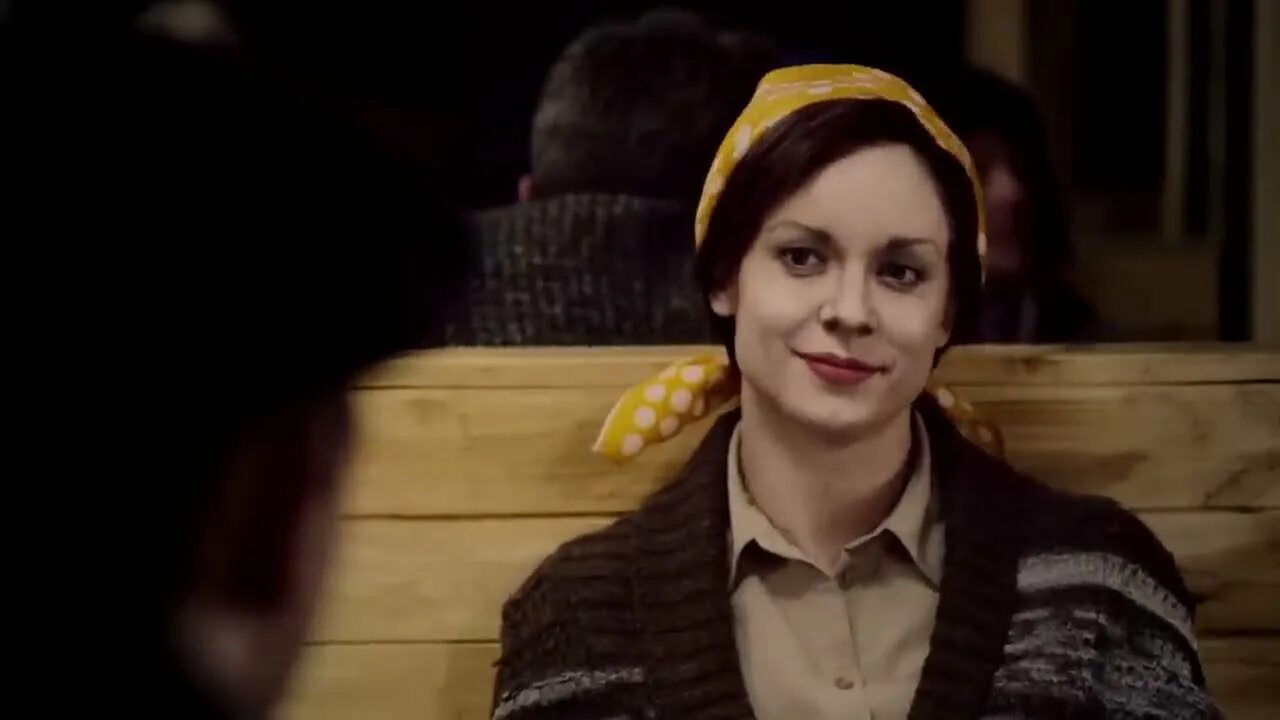 Бурунов слезам не верит актриса. Москва слезам не верит кадр из ясенево. Москва слезам не верит (1979). Москва слезам пародия. Бурунов слезам не верит актриса.