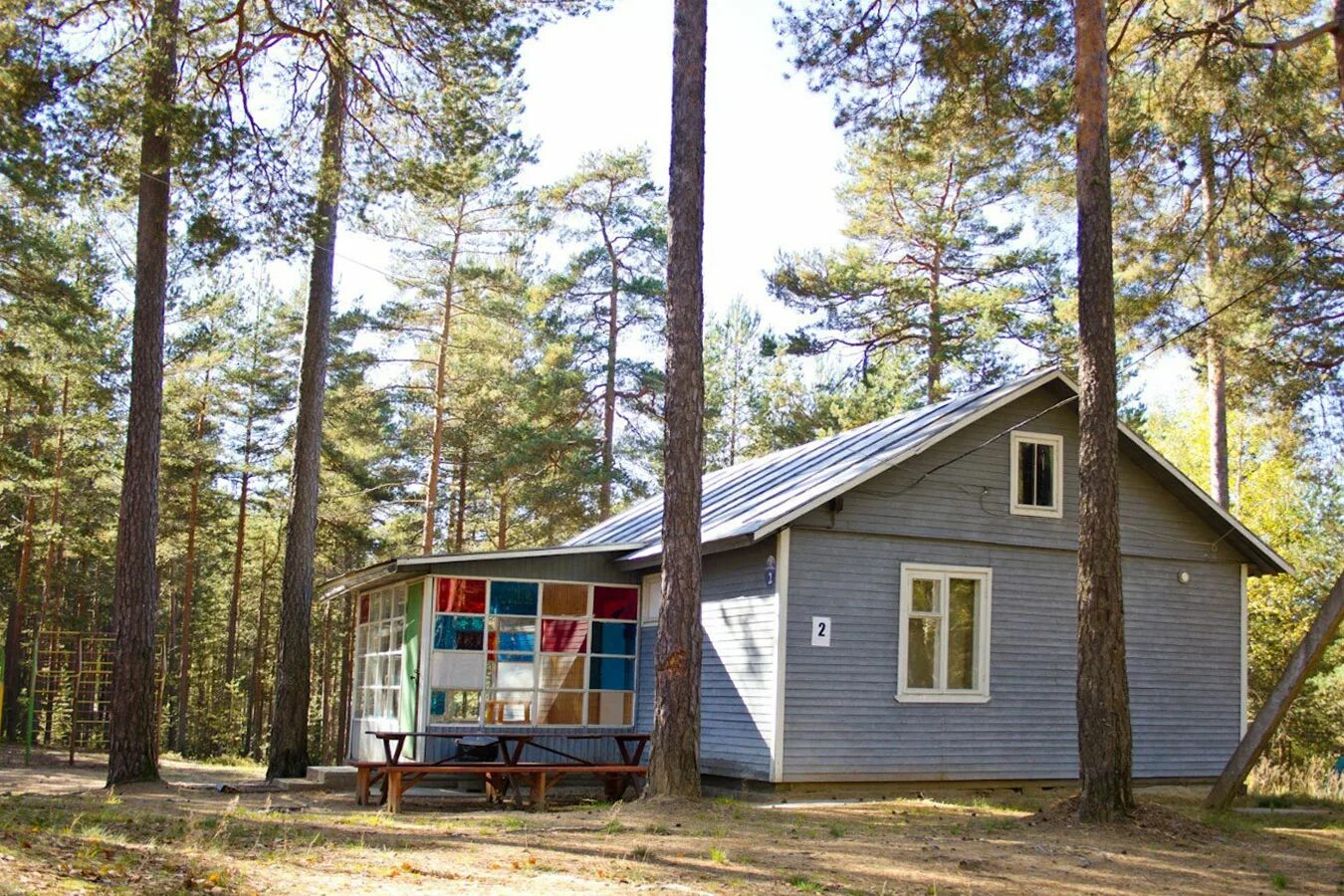 Вкс кантри сосновый бор. Домик на финском заливе. Green village браслав. База отдыха окуневая в ленинградской. Отдых недалеко от спб недорого.