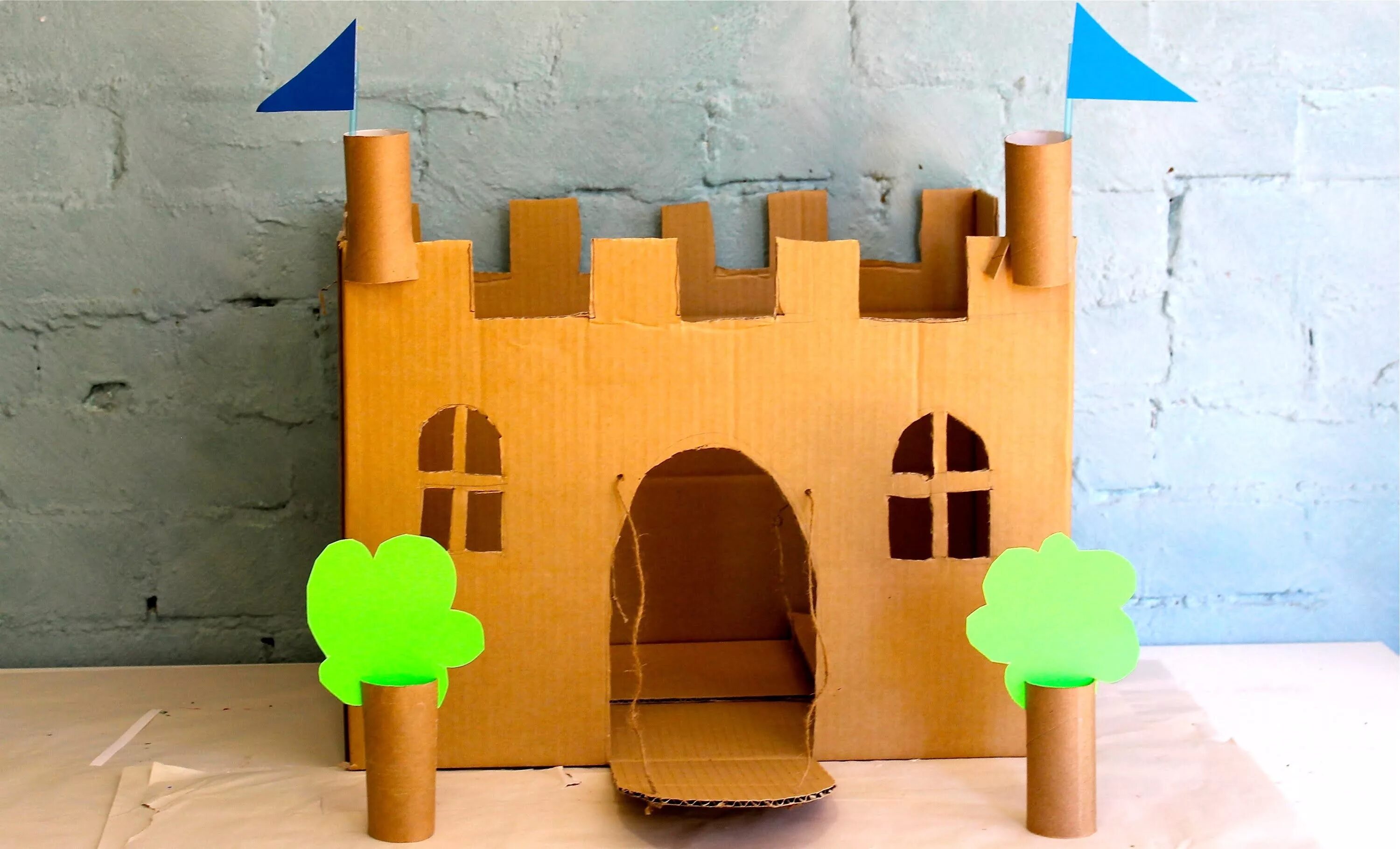 Замок из картона. Как вырезать замок. Крепость из картона. Как вырезать замок. Как вырезать замок.