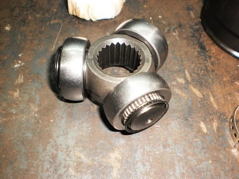 внутренний шрус трипоид. трипоидный подшипник форд фокус 2. правый трипоид форд фокус 2. трипоидный подшипник внутреннего шруса. внутренний подшипник гранаты ваз 2109.