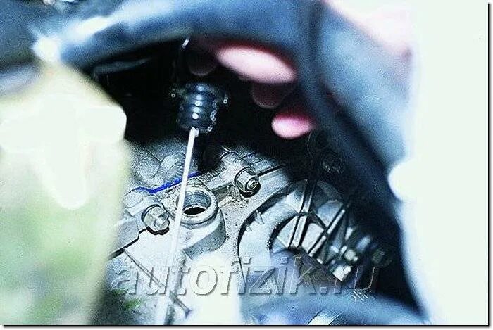 4. Горловина антифриза киа рио 3. Масло в акпп тойота 1994 г. Заливная пробка кпп ваз 2109. Заливная пробка мкпп солярис 1.