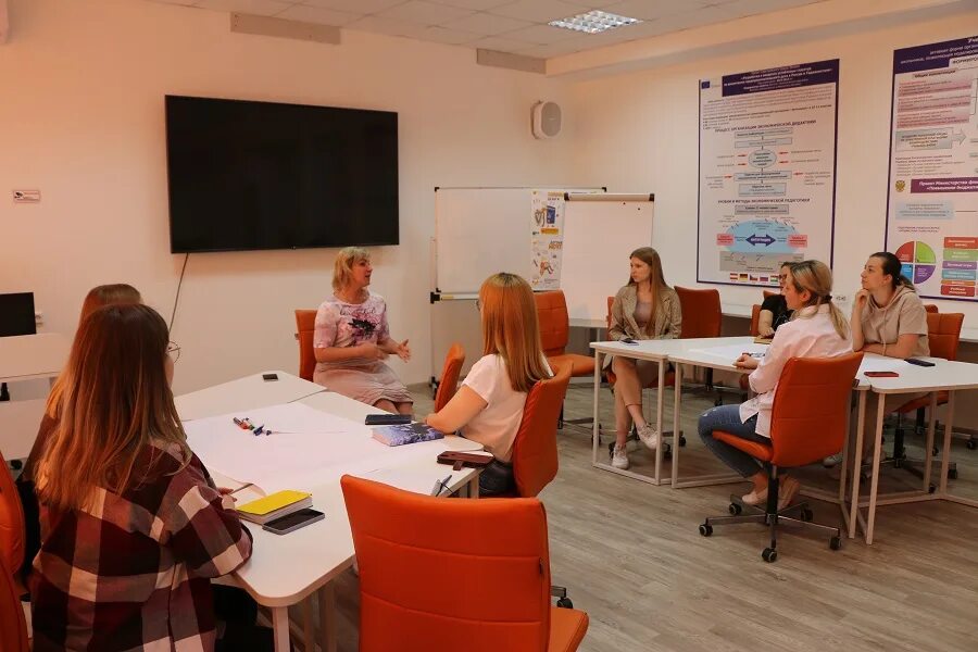 Практикум с элементами тренинга. Практикум с элементами тренинга. Практикум с элементами тренинга. Тренинг с воспитателями с арт терапией. Семинар-практикум для педагогов.