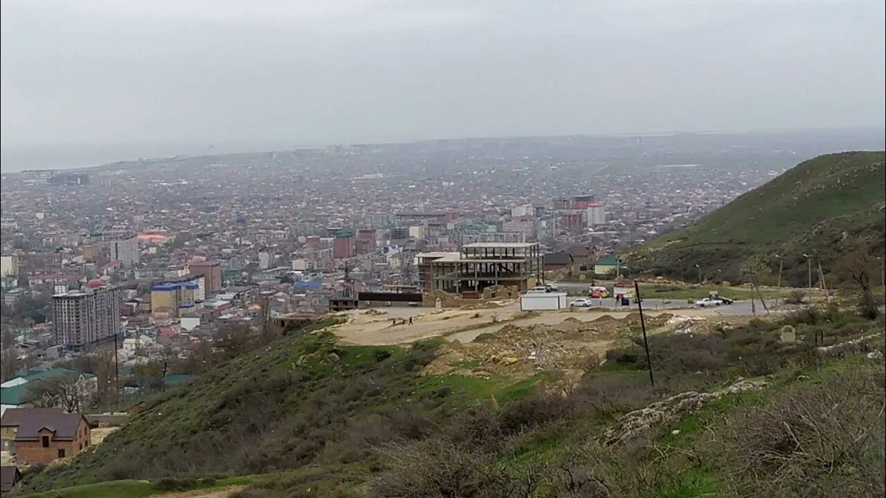 Гора Тарки Тау в Дагестане. Тарки Тау Махачкала. Махачкала гора Тарки. Махачкала с горы Тарки-Тау 2022. Что происходит в тарках в дагестане