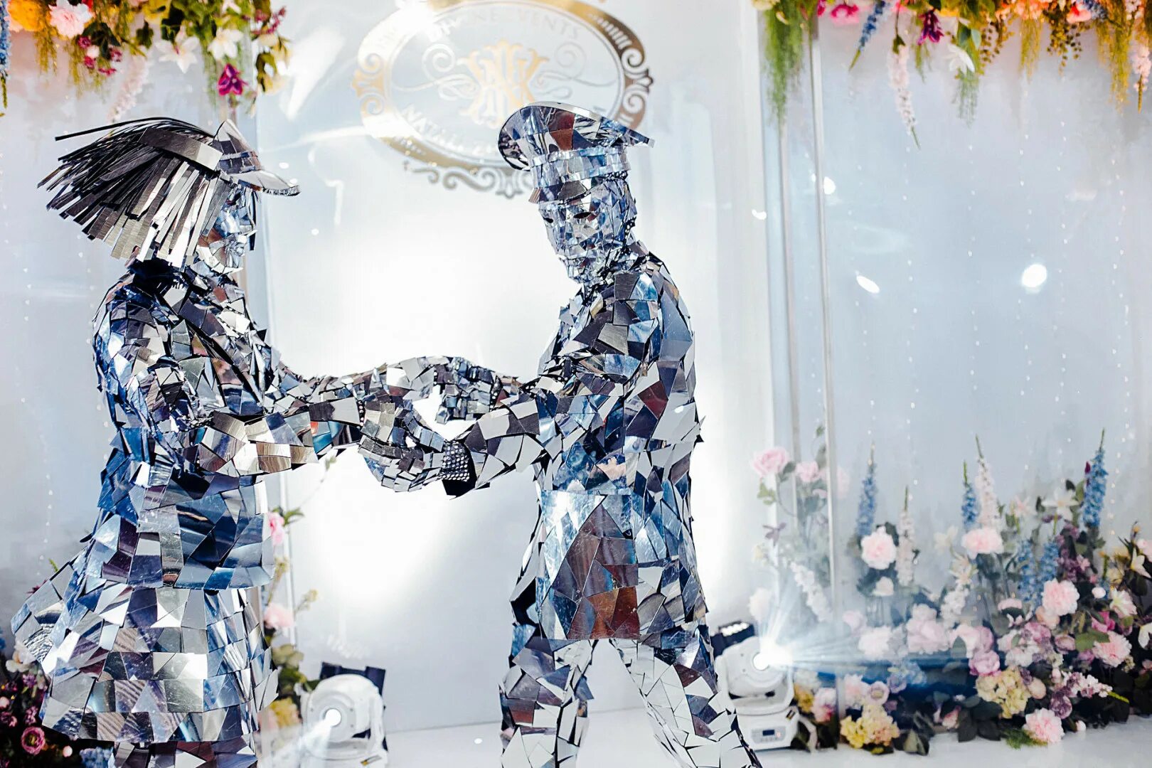 Новогоднее украшение зеркала. 2022 год. Зеркальный столик. Зеркальные года. 02.