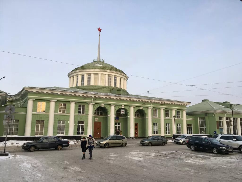 Работа вокзал мурманск. Железнодорожный вокзал Мурманск. Мурманский ЖД вокзал. Здание вокзала Мурманск. Вокзал Мурманск 2023.