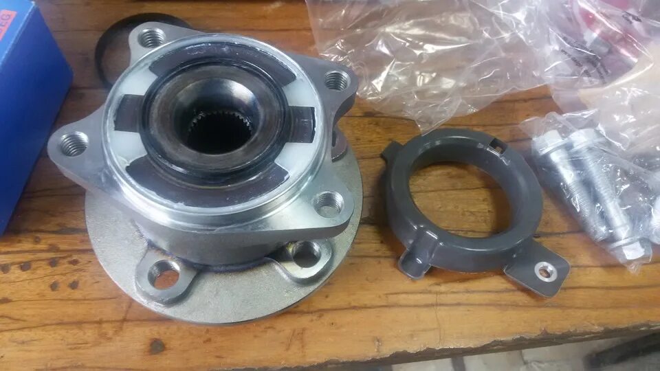 передний ступичный подшипник тойота аурис 2008. ступичный подшипник рав 4 2011. ступица тойота рав 4. передняя ступица тойота рав 4. подшипник ступицы передней рав 4.