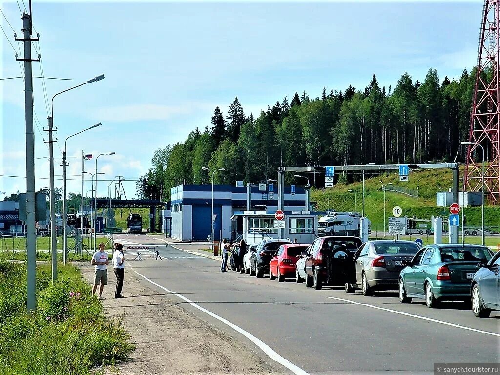 Очередь ленинградская область. Газета петербургский метрополитен. Канал грибоедова 80. 1990 очереди в магазин. Торфяновка пограничный пункт.