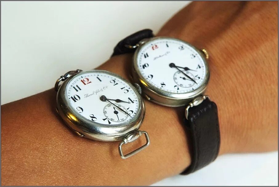 у часов была сломана секундная стрелка